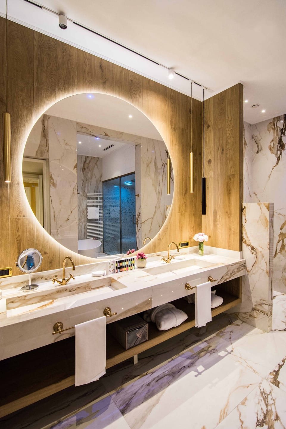 Presidential Suite | Bathroom | Eco-friendly toiletries, hair dryer, slippers, bidet