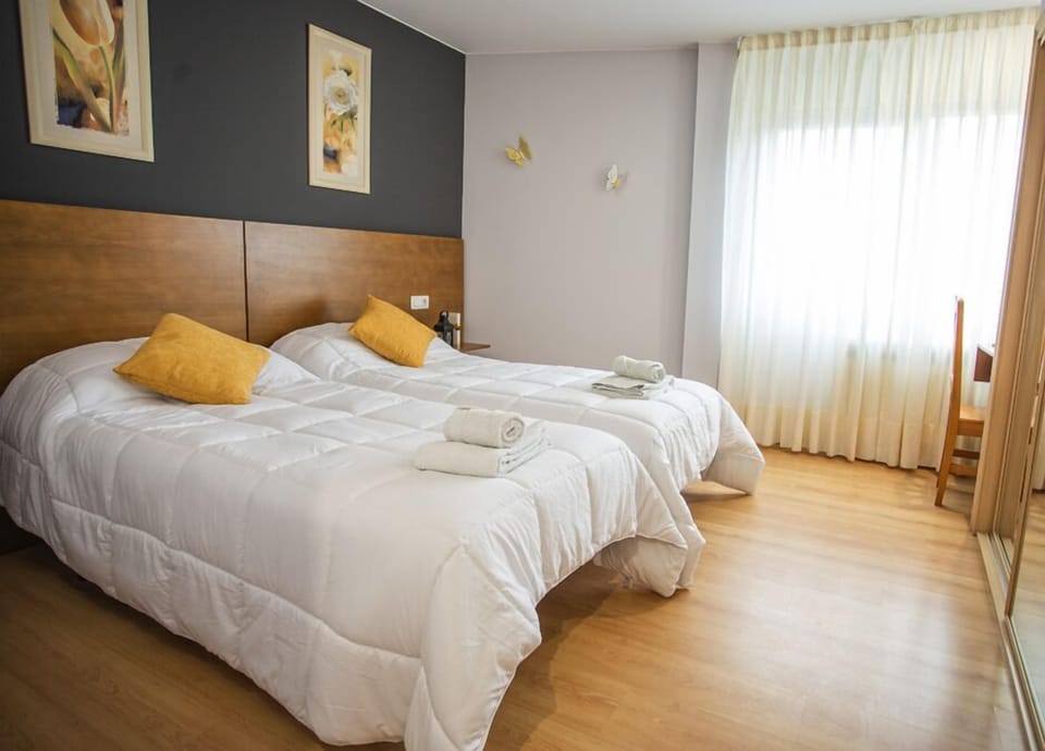 Double Room | Free cribs/infant beds, rollaway beds, free WiFi, bed sheets