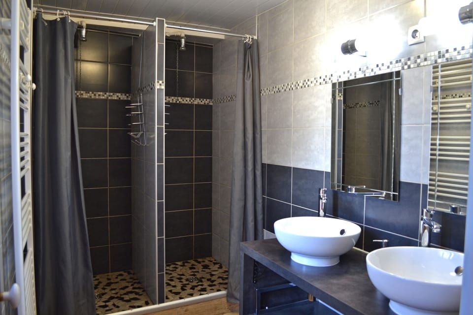 Bathroom shower