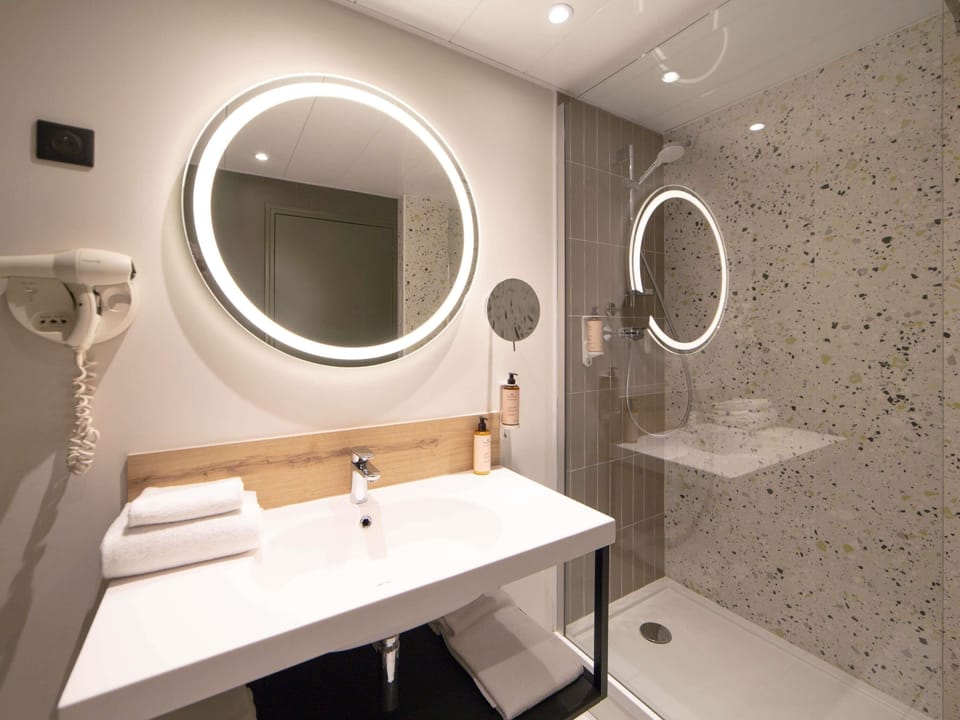 Classic Twin Room, 2 Twin Beds | In-room safe, individually furnished, desk, blackout drapes