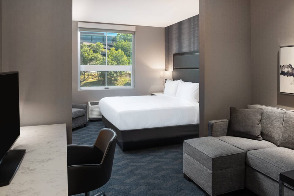 In-room safe, desk, laptop workspace, soundproofing