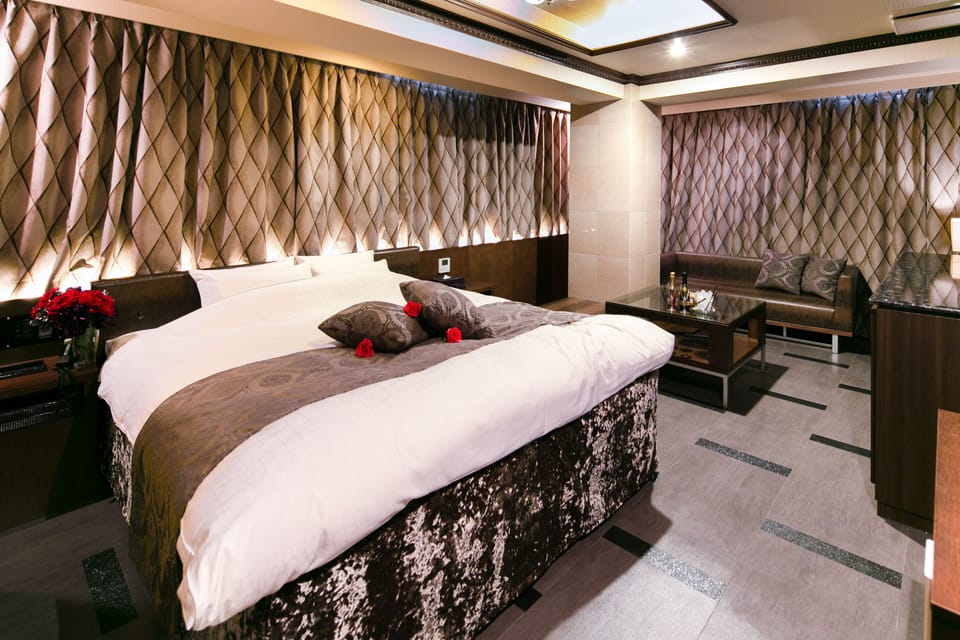Basic Double Room, City View | Individually decorated, blackout drapes, soundproofing, free WiFi