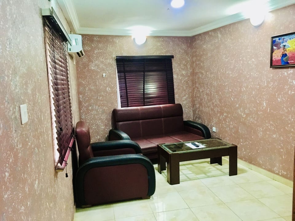 Suite | Living room | TV