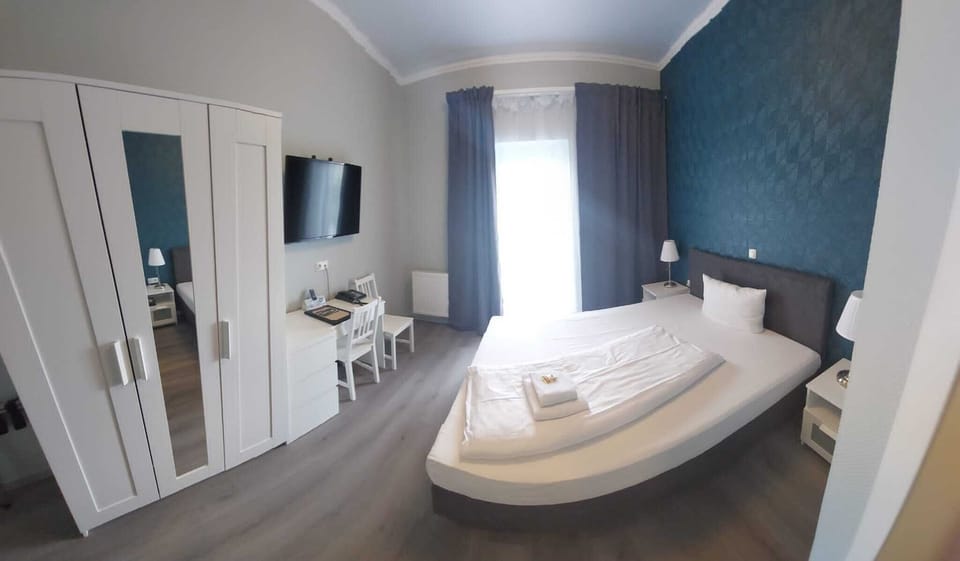 Double Room, Terrace | In-room safe, desk, soundproofing, free cribs/infant beds