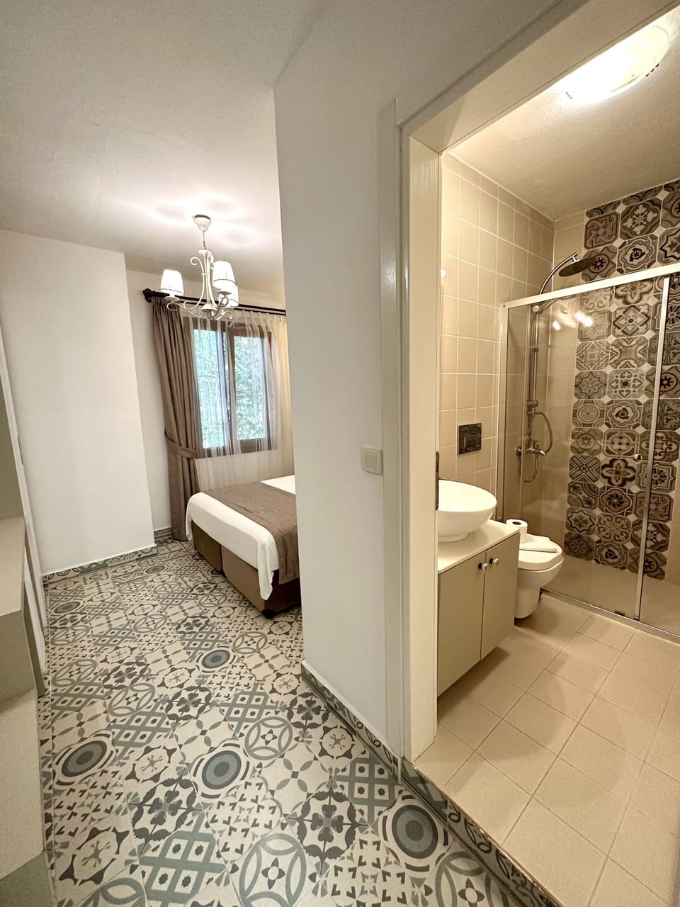 Standard Room | Minibar, individually decorated, free WiFi, bed sheets