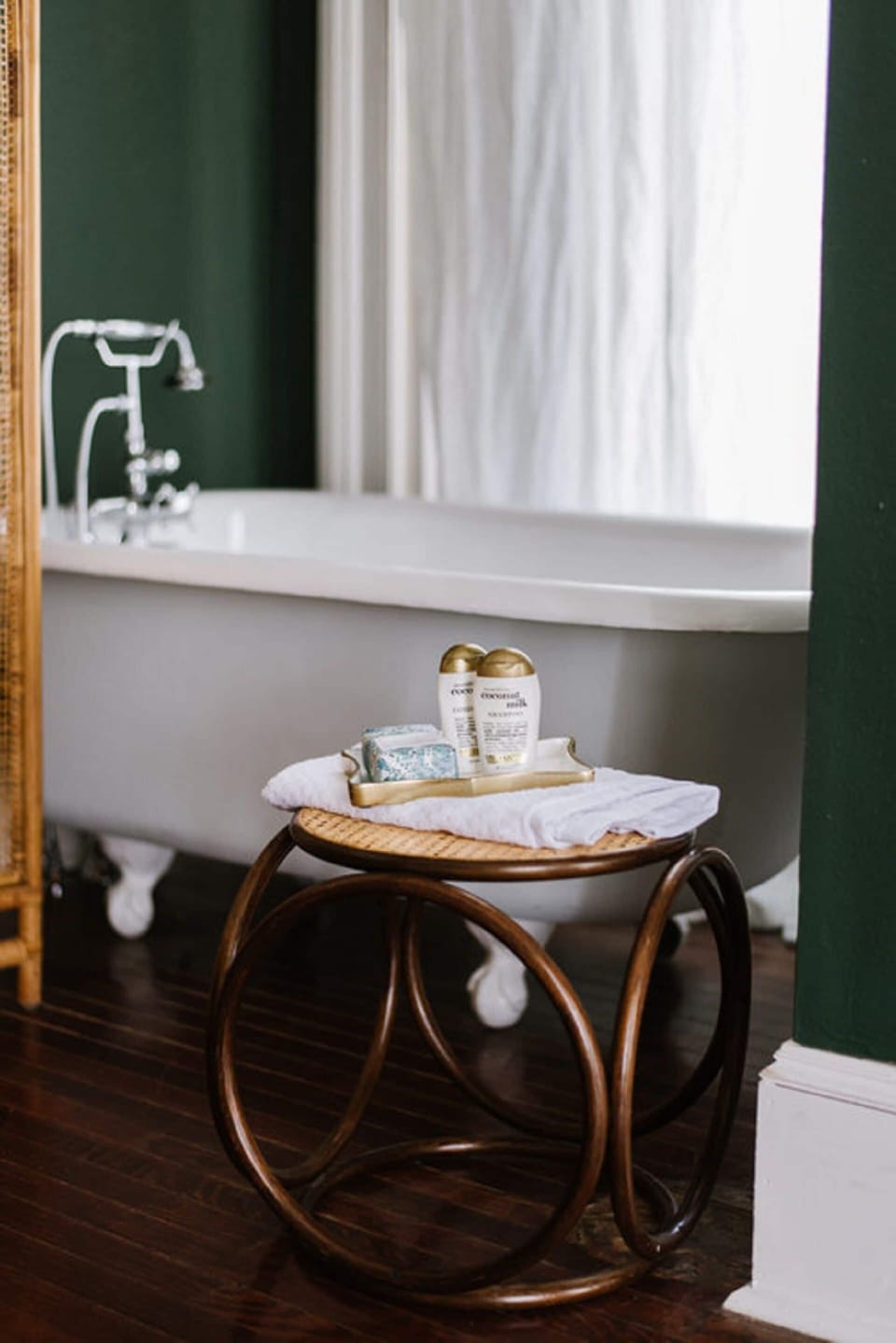 Room, 1 Queen Bed (The Merchant) | Bathroom | Free toiletries, bathrobes, towels