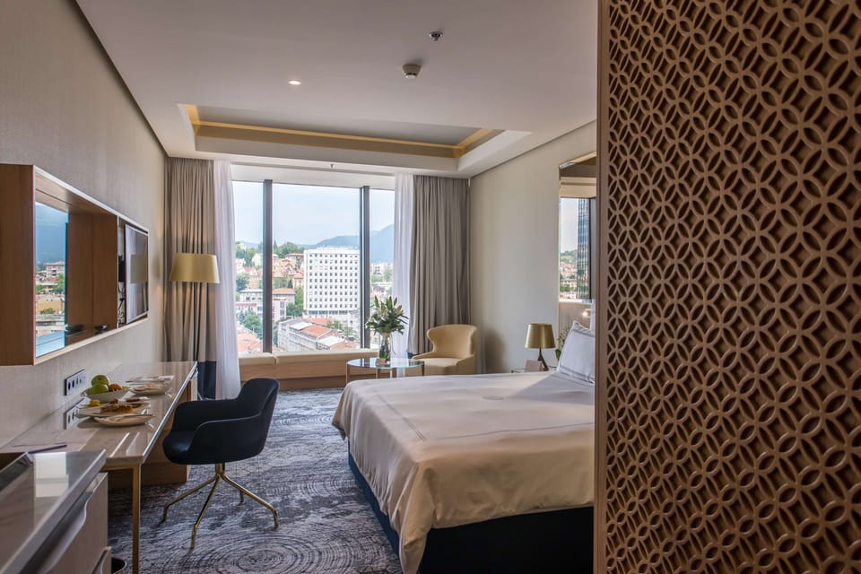 1 bedroom, hypo-allergenic bedding, minibar, in-room safe