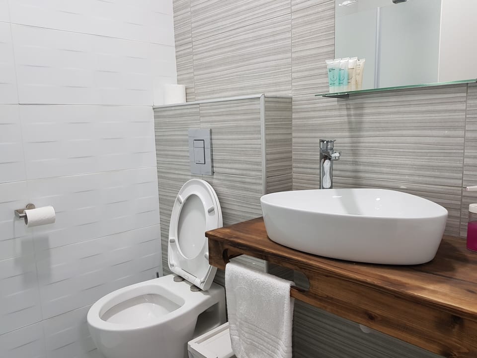 Airport Guest House Hotel in Tel Aviv District