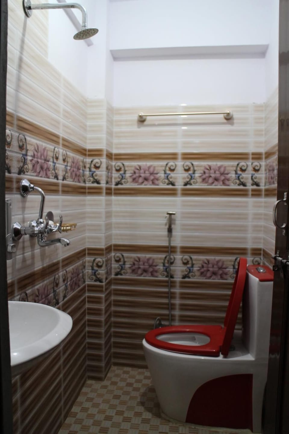 Shower, free toiletries, slippers, towels