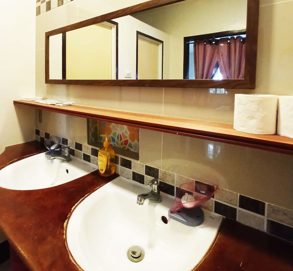 Bunk Bed for 10 | Bathroom | Shower, free toiletries, bidet, towels