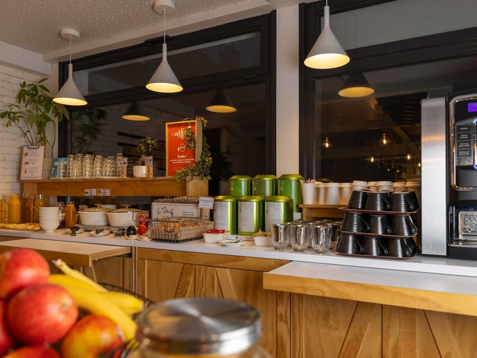 Daily continental breakfast (EUR 12.90 per person)