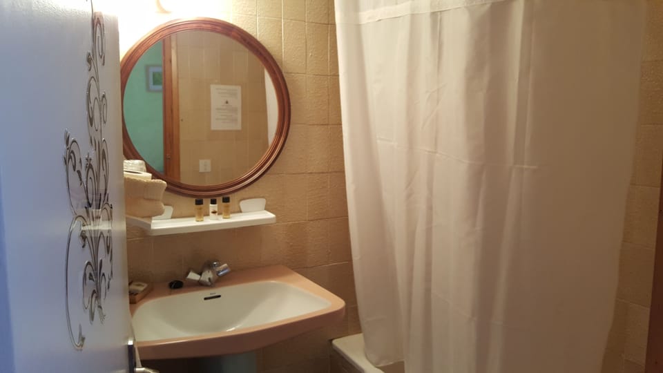 Bathroom | Shower, towels, soap, shampoo