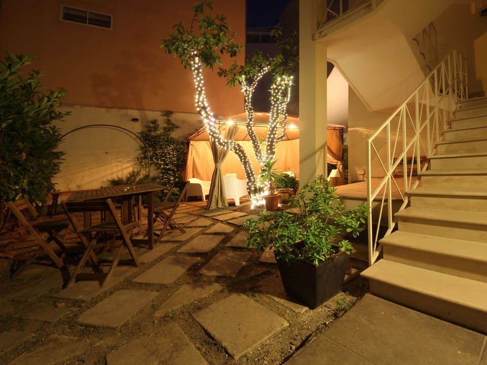 Superior Room, Courtyard View | WiFi (free), bed sheets