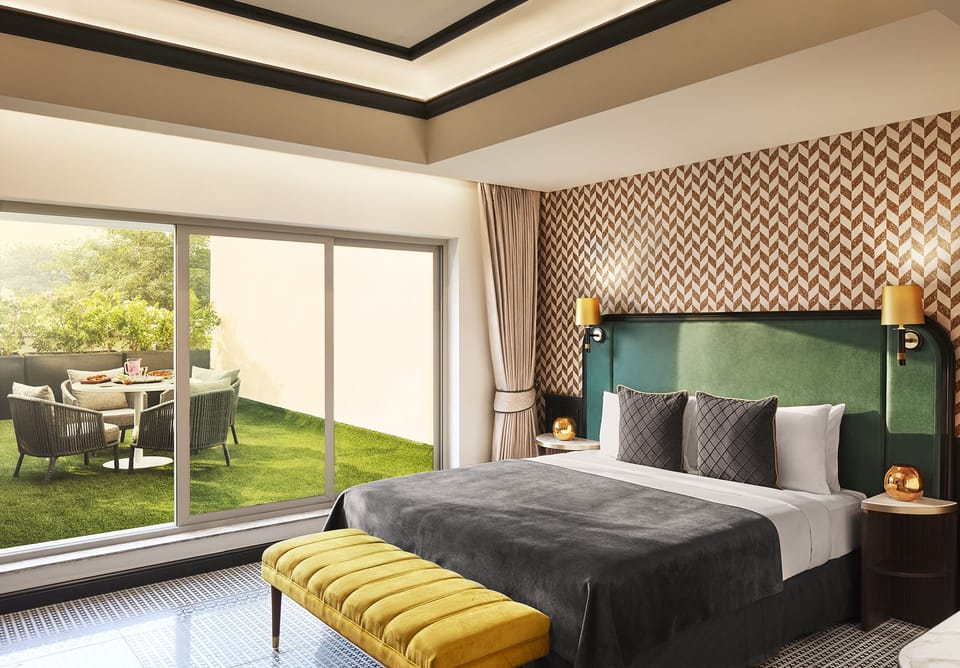 Executive Suite | Premium bedding, down comforters, pillowtop beds, in-room safe