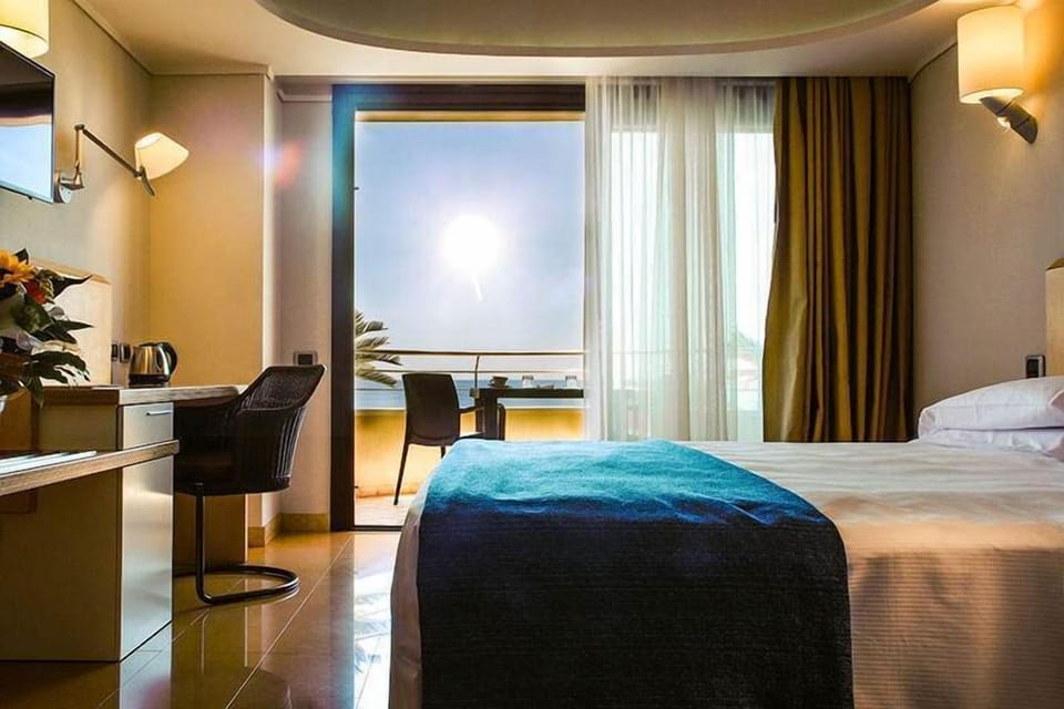 Comfort Double Room, Sea View | Premium bedding, down comforters, pillowtop beds, minibar