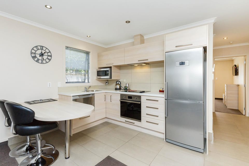 Fridge, microwave, stovetop, electric kettle