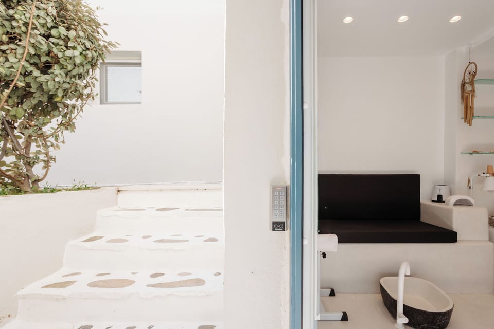 1 treatment room, manicures and pedicures, massages