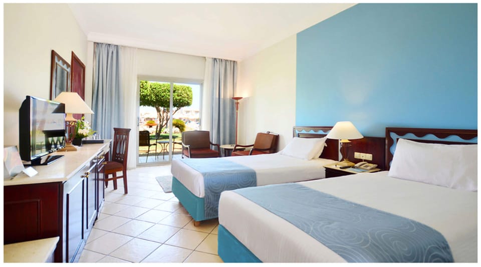 Egyptian cotton sheets, in-room safe, desk, soundproofing