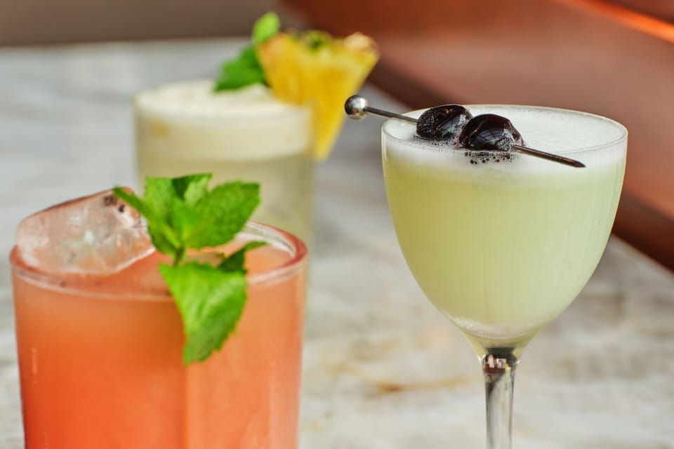 2 bars/lounges, lobby lounge, rooftop bar