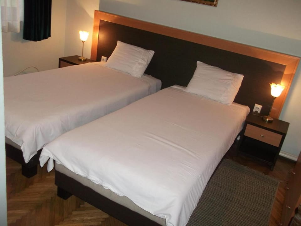 1 bedroom, pillowtop beds, free WiFi