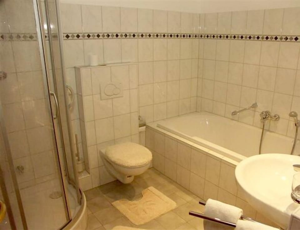 Shower, towels