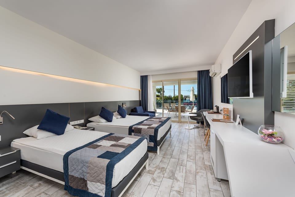 Premium Signature Room | Minibar, WiFi