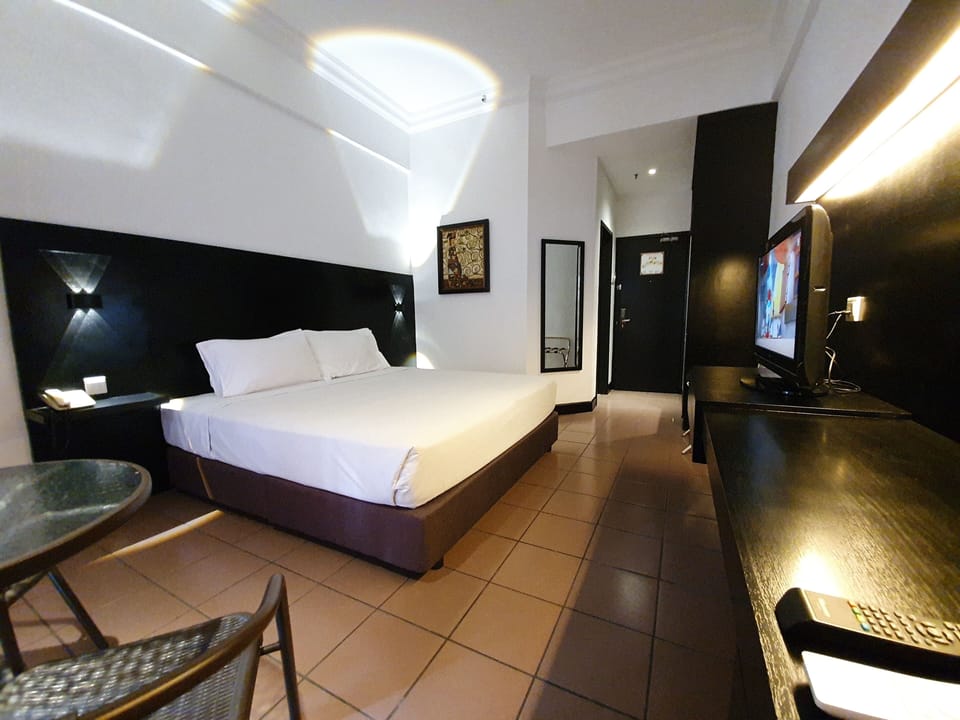 Deluxe Room | Premium bedding, minibar, in-room safe, free WiFi