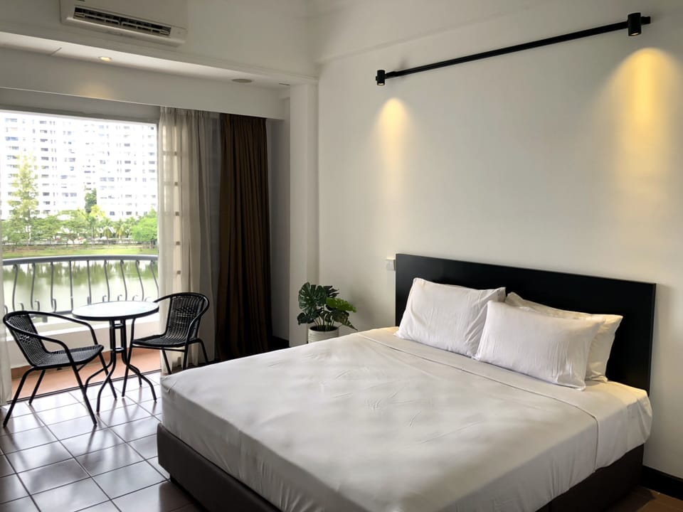Superior Room | Premium bedding, minibar, in-room safe, free WiFi