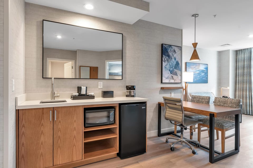 1 bedroom, in-room safe, desk, laptop workspace