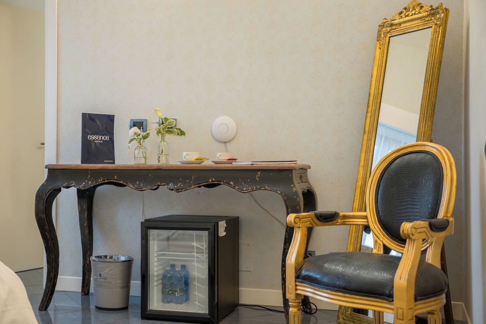 Superior room | Minibar, in-room safe, desk, soundproofing