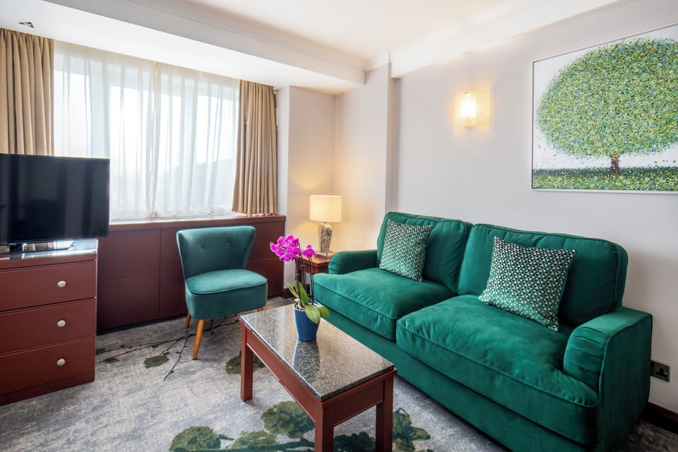 Studio Suite (Standard) | Premium bedding, in-room safe, desk, laptop workspace