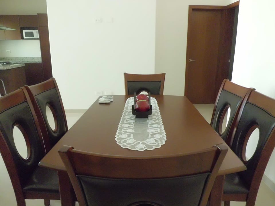 Family Condo, 2 Bedrooms | In-room dining