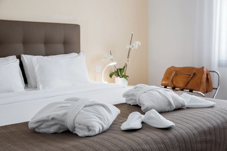 Junior Suite, 1 Double Bed with Sofa bed | Minibar, in-room safe, desk, laptop workspace