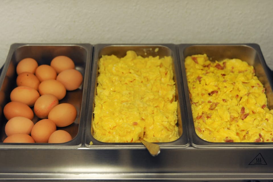 Daily buffet breakfast for a fee