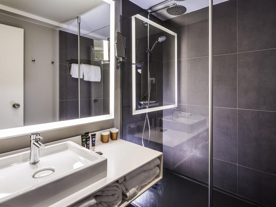 In-room safe, desk, blackout drapes, soundproofing