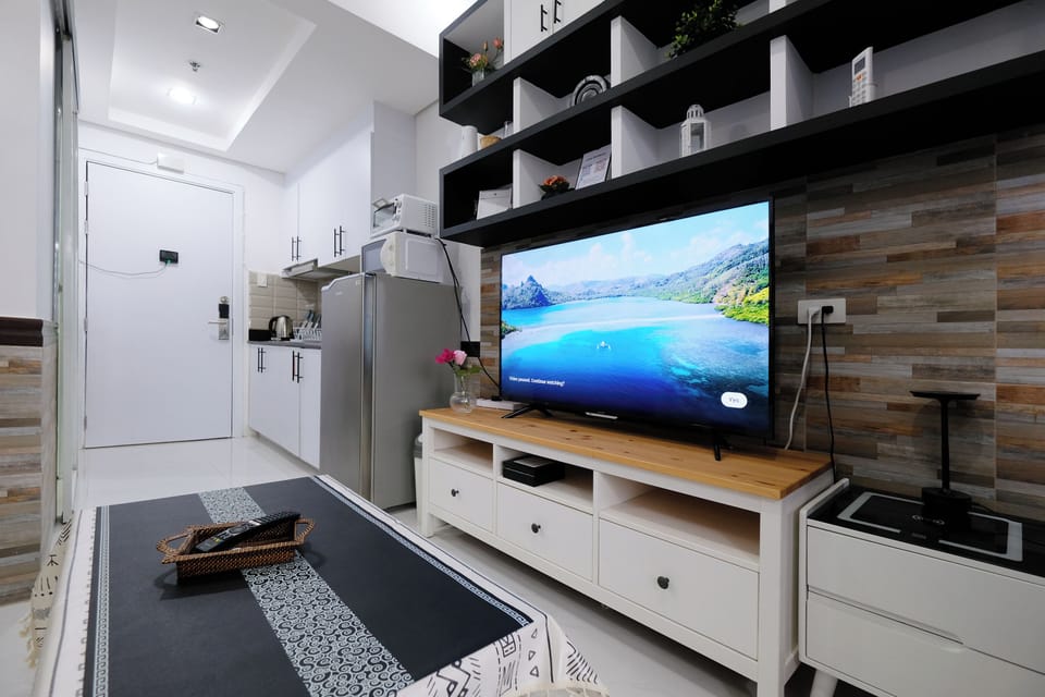 Panoramic Studio Suite, 1 Bedroom, Balcony, Bay View | Private kitchenette