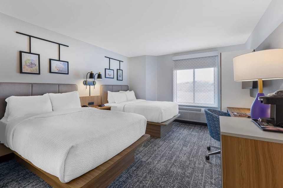 Standard Double Room, 2 Double Beds, Non Smoking | Desk, iron/ironing board, WiFi (free), alarm clocks