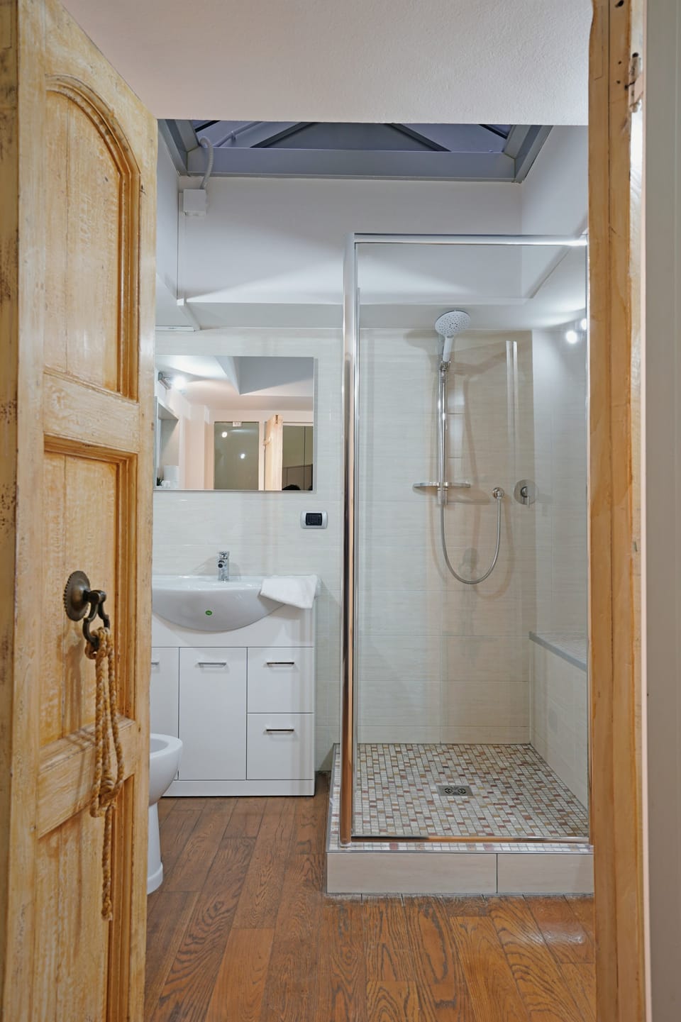 Double Room, Ground Floor | Bathroom | Free toiletries, hair dryer, slippers, bidet