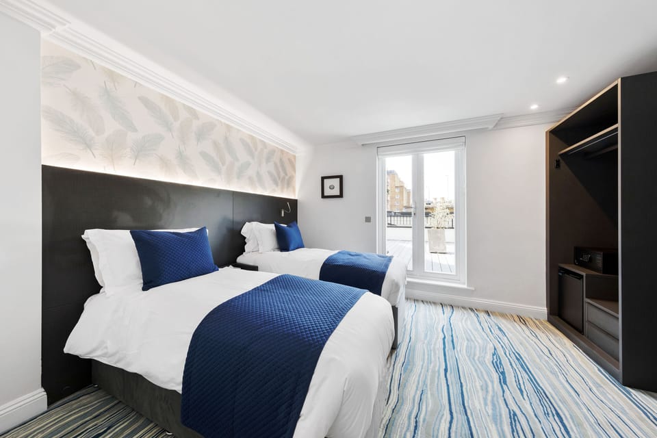 Superior Twin Room | Hypo-allergenic bedding, in-room safe, desk, iron/ironing board