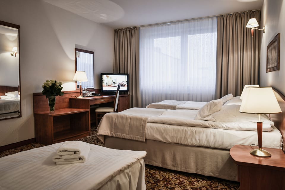 Family Room | Hypo-allergenic bedding, in-room safe, individually decorated