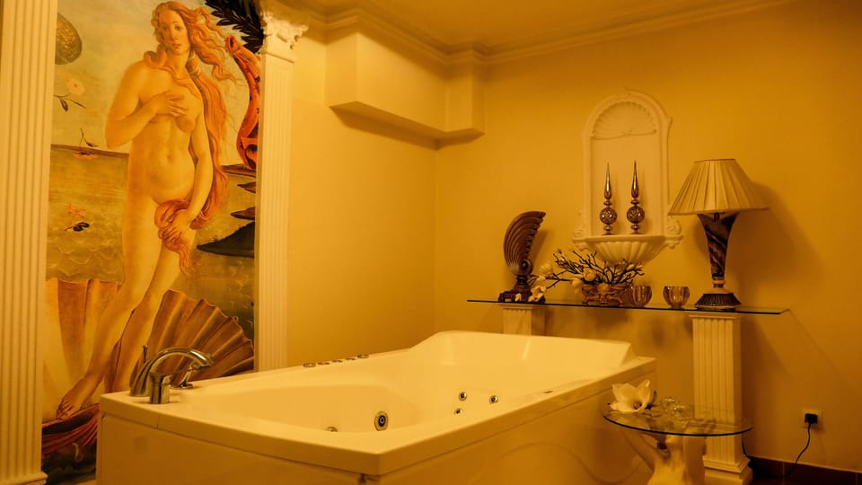 Sauna, hot tub, Turkish bath, body treatments, hydrotherapy