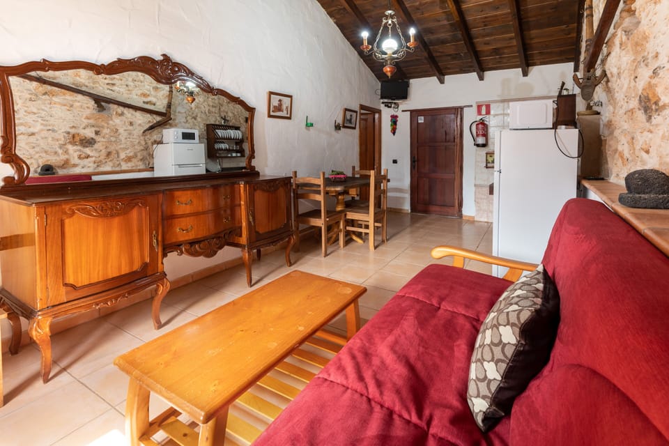 Basic Cottage (Arado) | Living area | Flat-screen TV