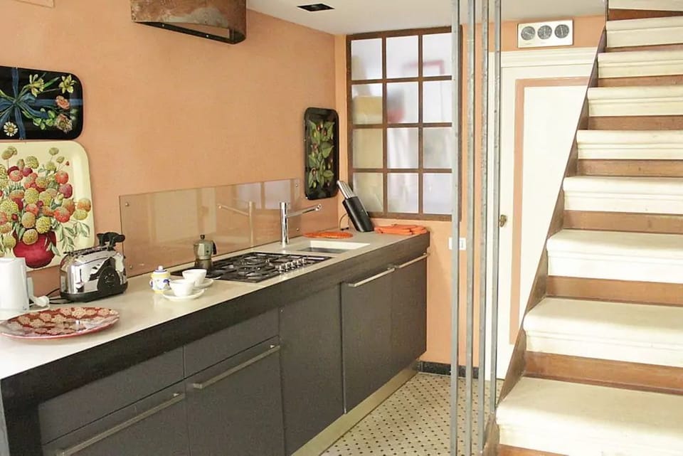 House | Private kitchen | Fridge, stovetop, electric kettle, cookware/dishes/utensils