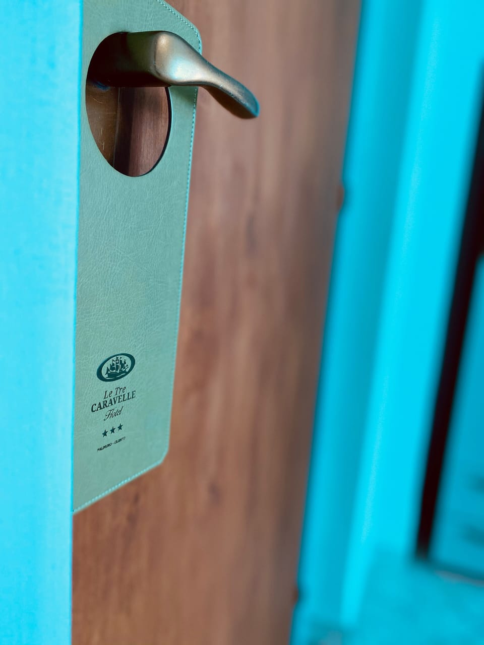 Hypo-allergenic bedding, minibar, in-room safe, desk