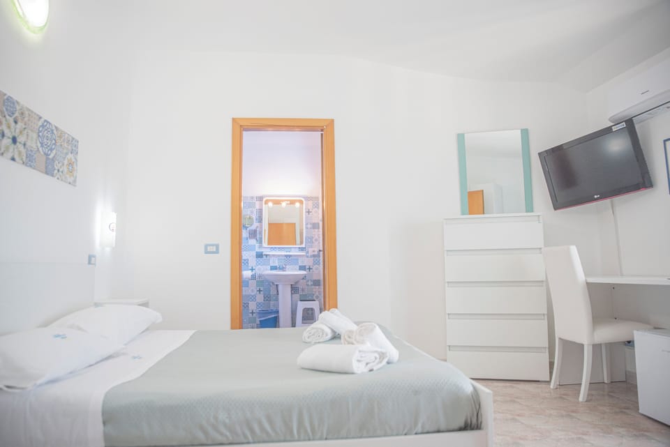 Standard Double Room, Private Bathroom, Tower | Hypo-allergenic bedding, minibar, in-room safe, desk