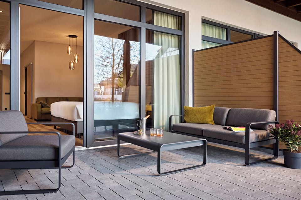 Junior Suite Garden | In-room safe, desk, laptop workspace, blackout drapes