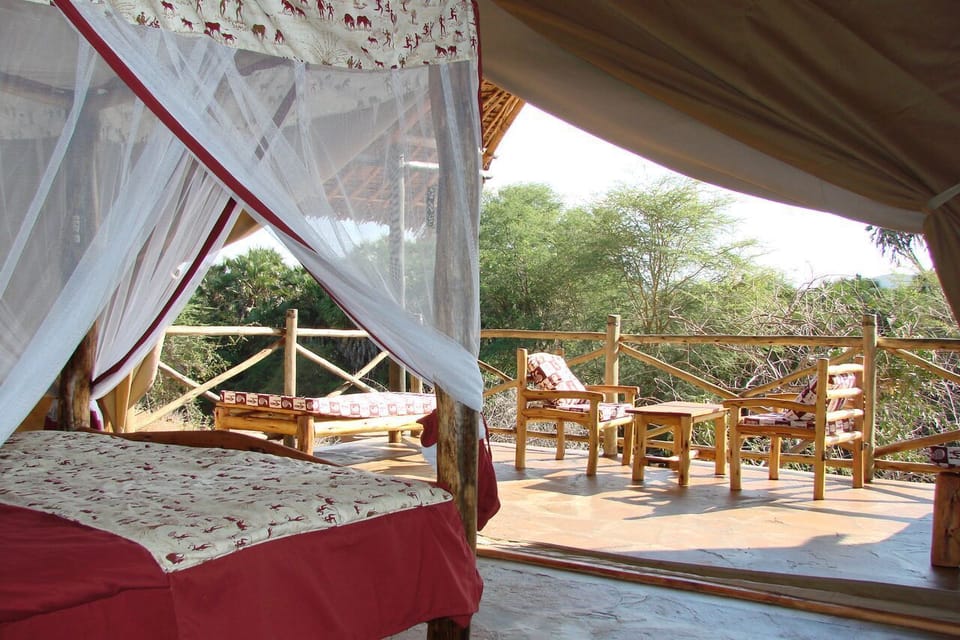 Premium bedding, desk, free WiFi, bed sheets