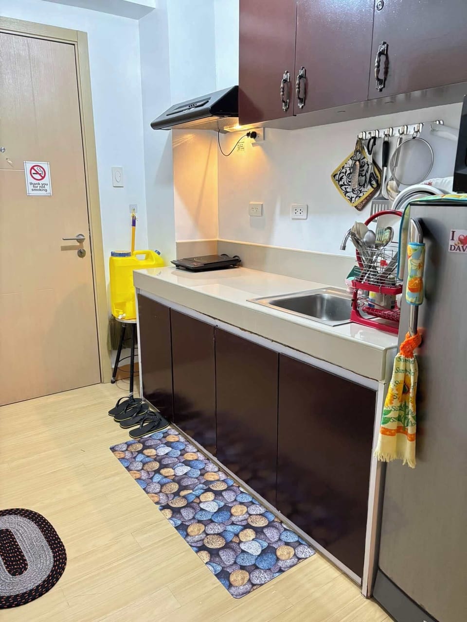 Comfort Condo, 1 Bedroom, Balcony | Private kitchen | Fridge, microwave, stovetop, electric kettle