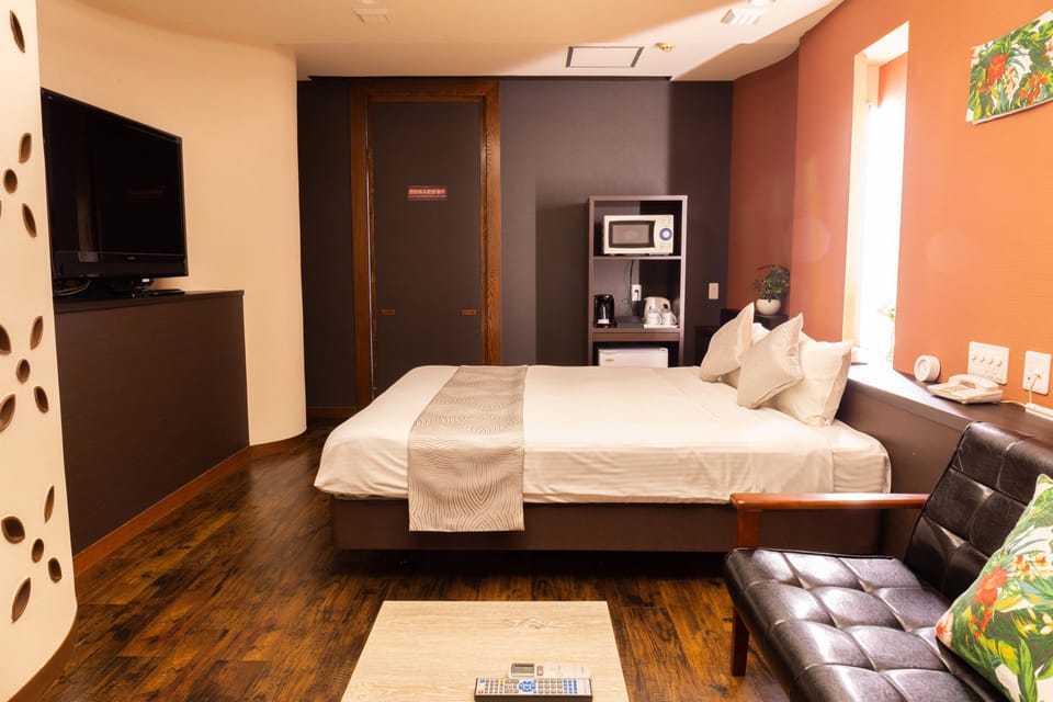 Desk, iron/ironing board (on request), WiFi (free), bed sheets