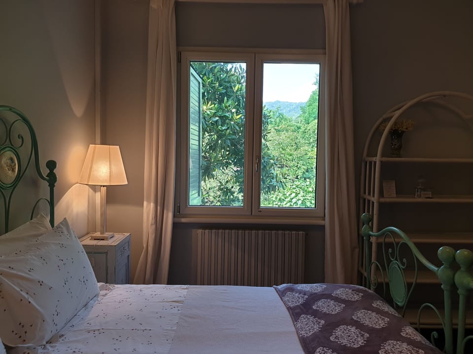 Deluxe Double Room, Park View | Cribs/infant beds, free WiFi, bed sheets